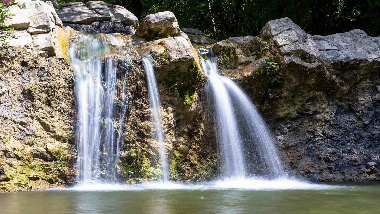 Поехать в долину водопадов в Геленджике в октябре